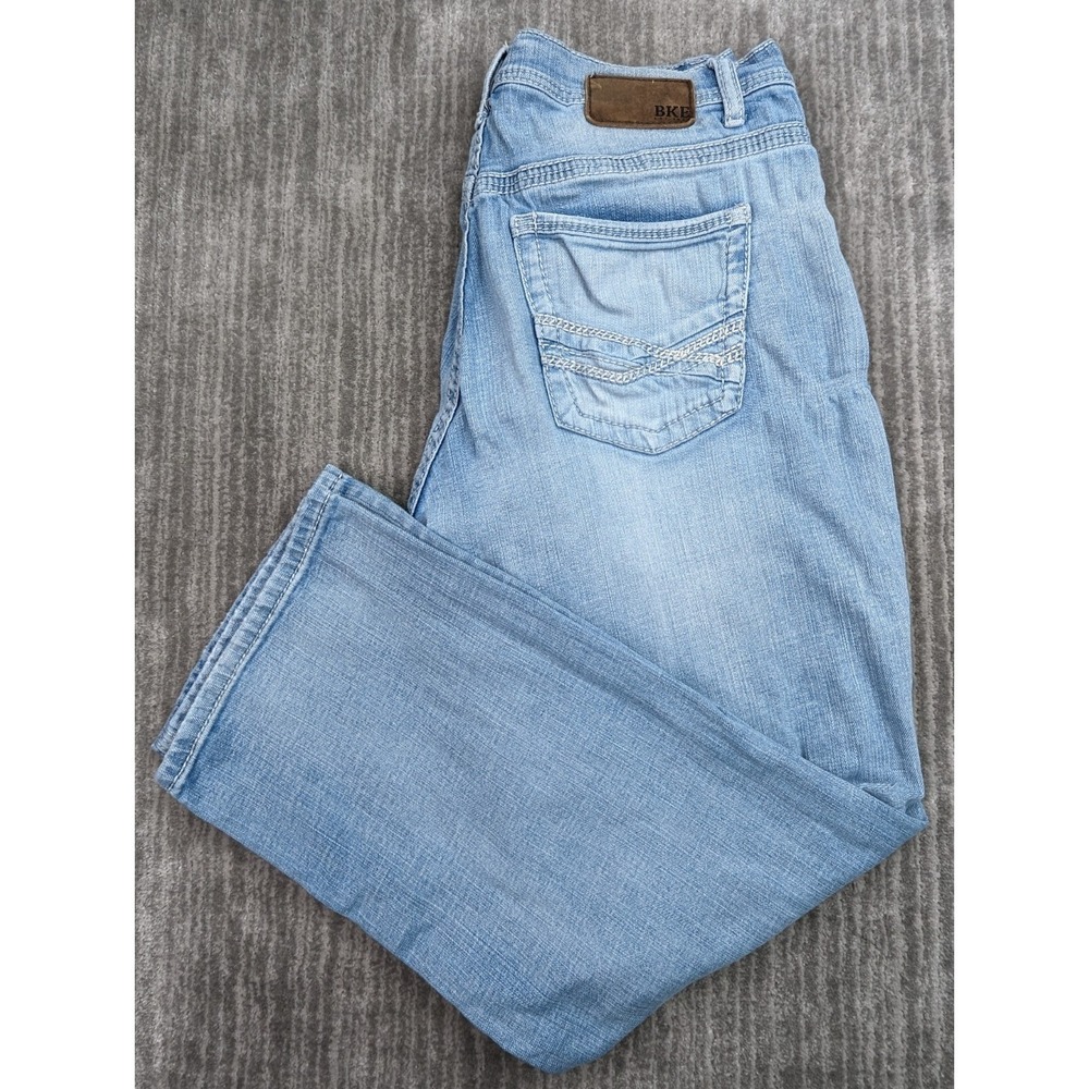BKE Buckle Tyler Mens Jeans 32x28 Straight Stretch Light Wash Big Thread Boot